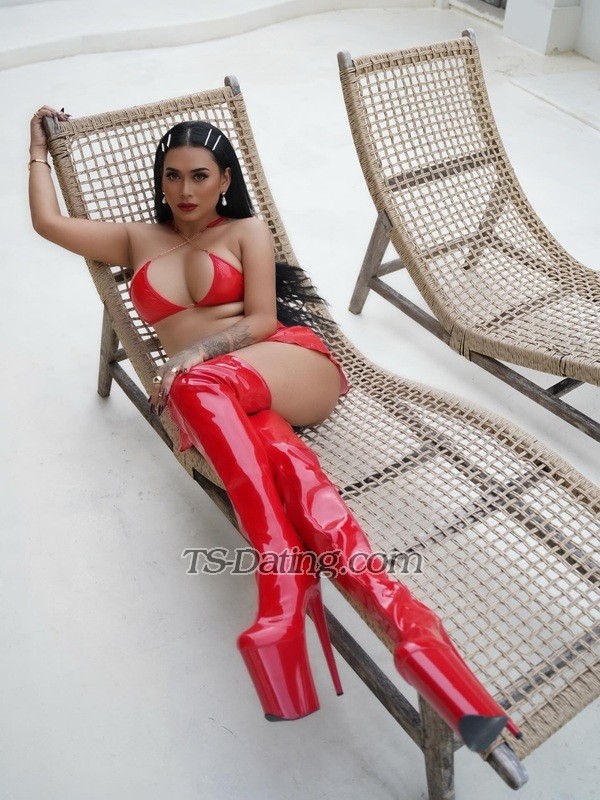 Sarah1605 - Transsexual (Pre-op)