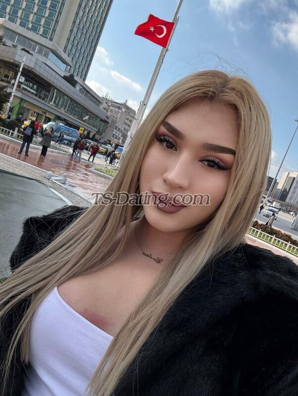 SarahBlondie - Transsexual (Pre-op)