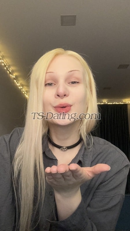 Sashakiss - Transsexual (Pre-op)