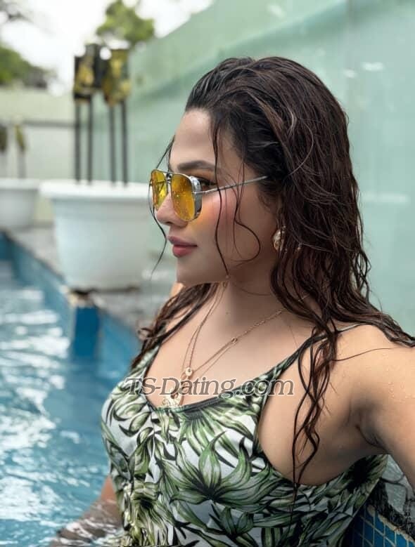 Sizzling hot - Transsexual (Pre-op)