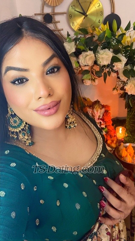 Soniyaa - Transsexual (Pre-op)