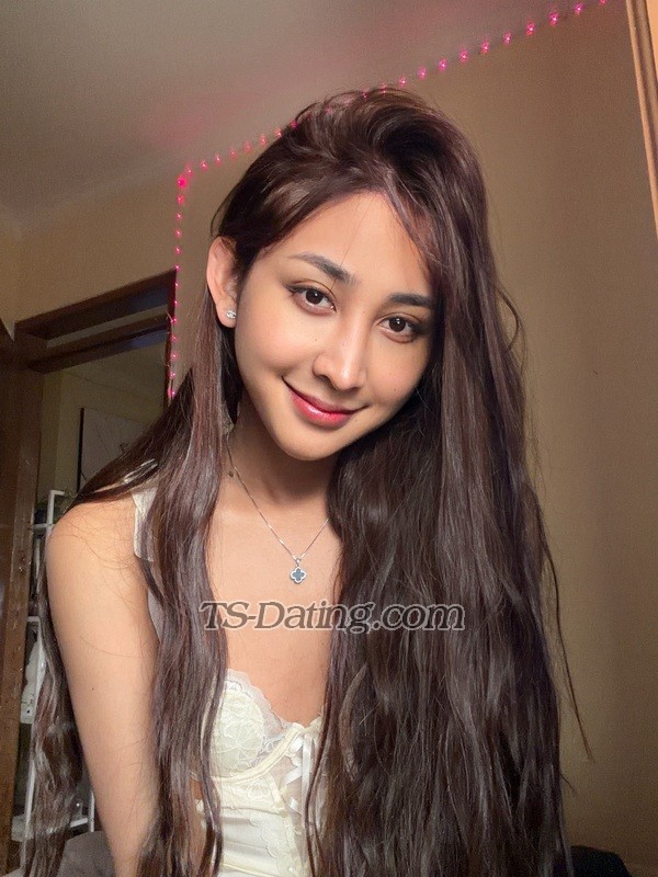 Stepanilauraa - Transsexual (Pre-op)
