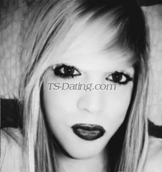 TgirlNefelia - Transsexual (Pre-op)