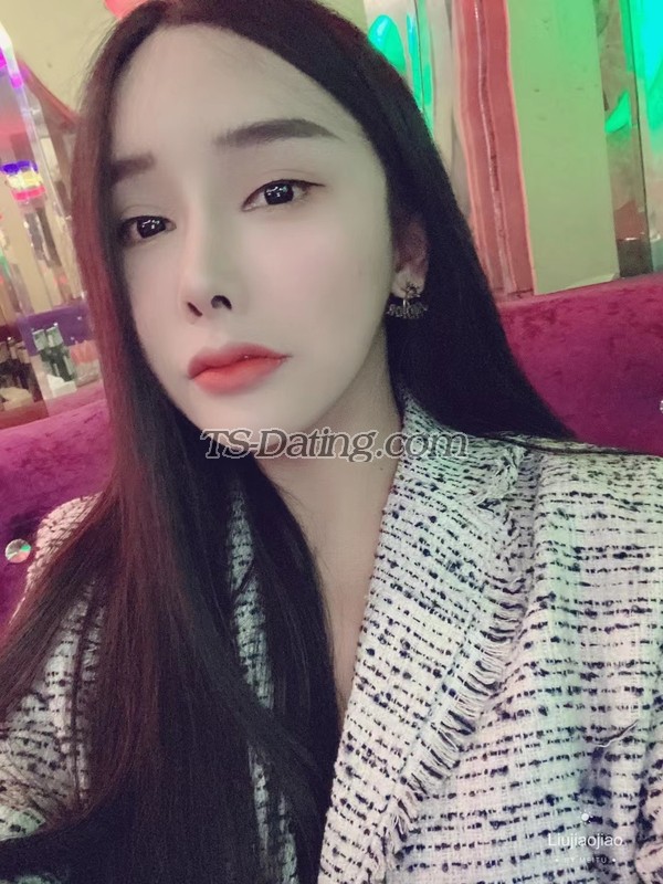 Tsliujiao - Transsexual (Pre-op)