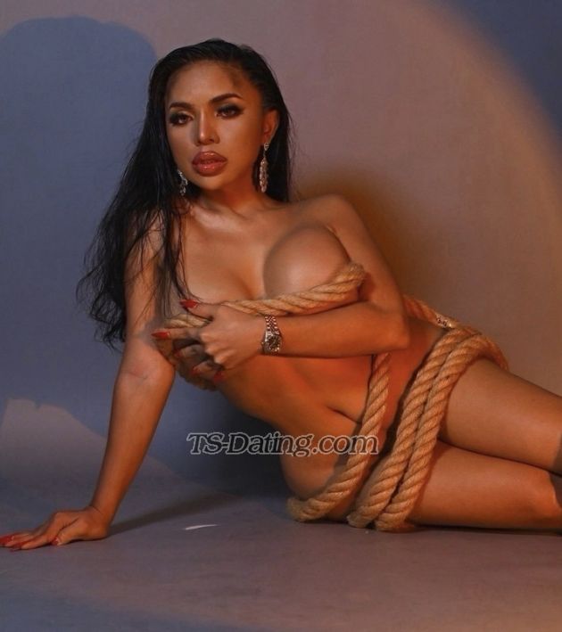 Tsmhara96 - Transsexual (Pre-op)