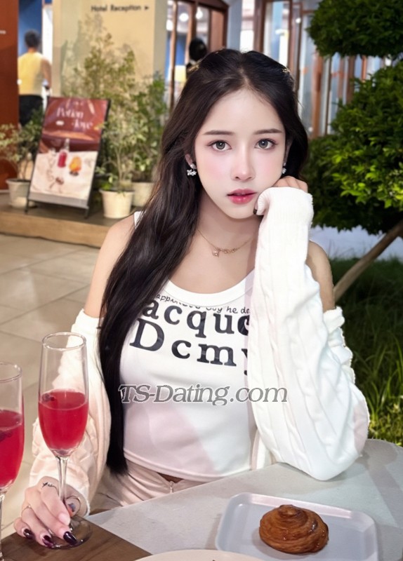 YunaYuna1710 - Transsexual (Pre-op)