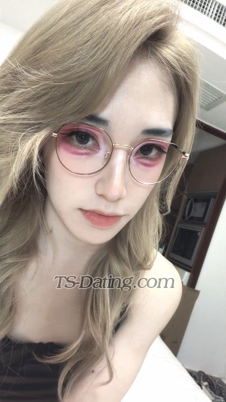 Yuro0 - Transsexual (Pre-op)