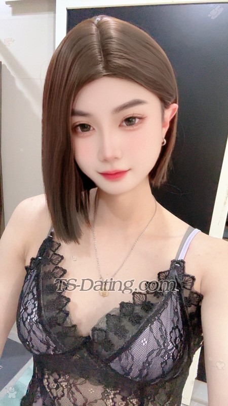Zevvi1997 - Transsexual (Pre-op)