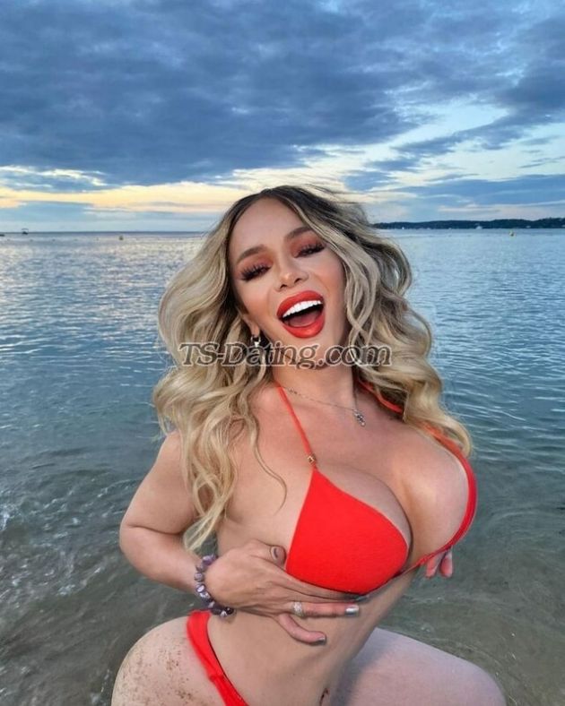blondea7 - Transsexual (Pre-op)