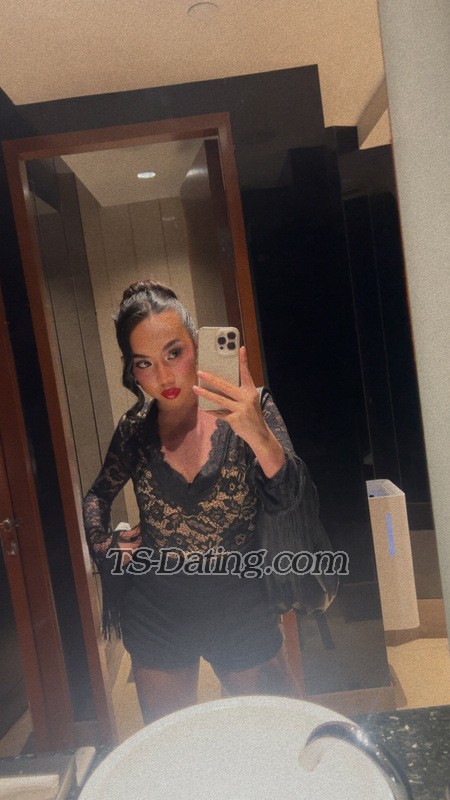 daniellecarbs - Transsexual (Pre-op)