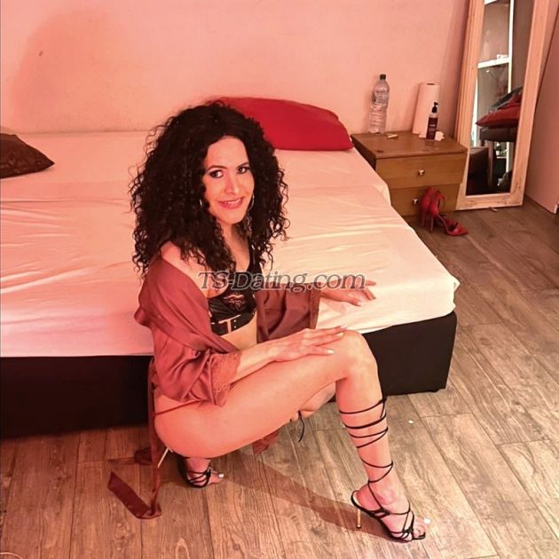 dynna - Transsexual (Pre-op)