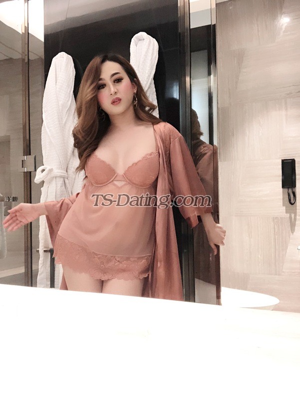 fifiwhd - Transsexual (Pre-op)