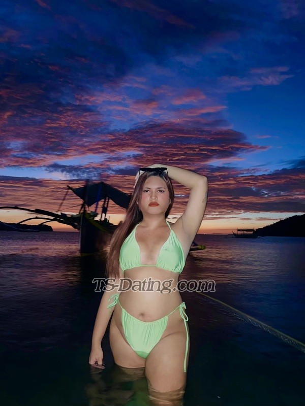 kellyheii - Transsexual (Pre-op)