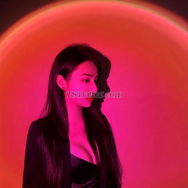 ladyboylongl - Transsexual (Pre-op)