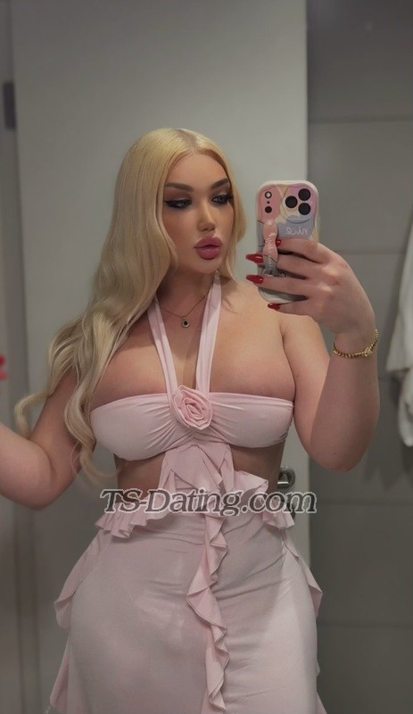 launa - Transsexual (Pre-op)