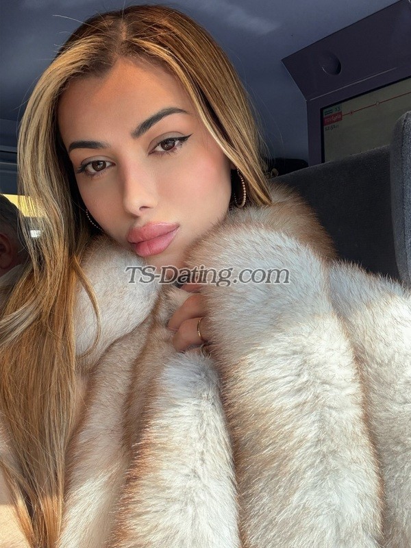 narizinhoE - Transsexual (Pre-op)