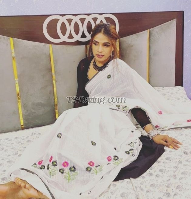 nikkidoll - Transsexual (Pre-op)