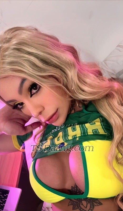 vrafaella - Transsexual (Pre-op)