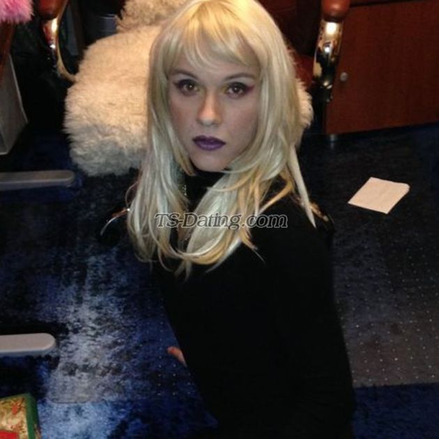 TrishCDUK - Crossdresser