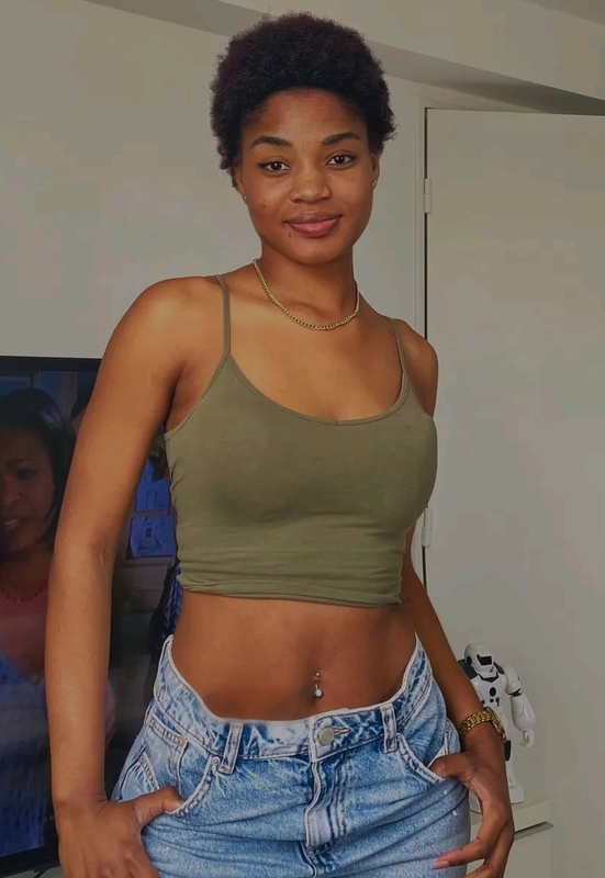 alicecoquines - Female